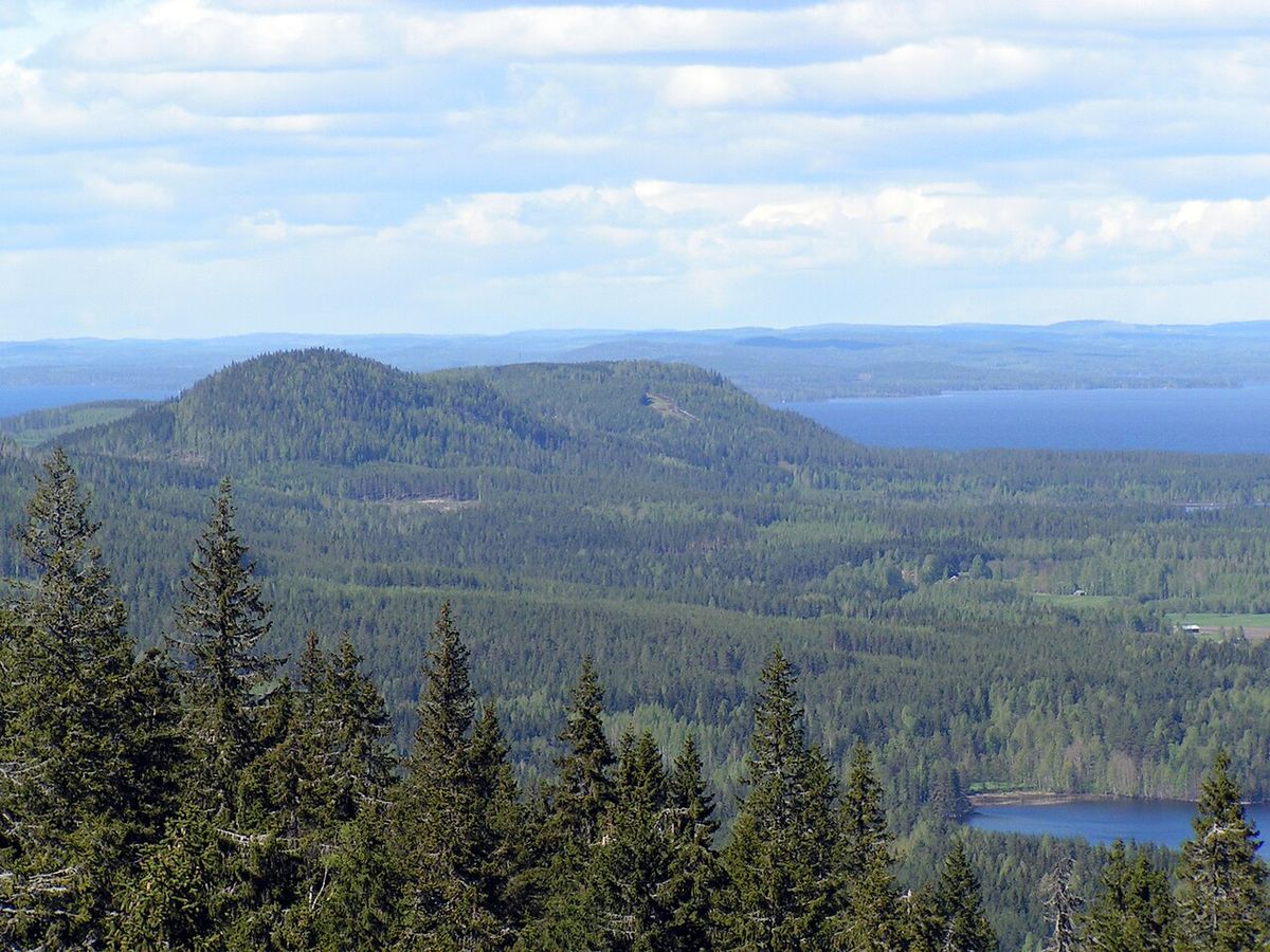 Sama maisema kesällä, edelliseltä käynniltä.